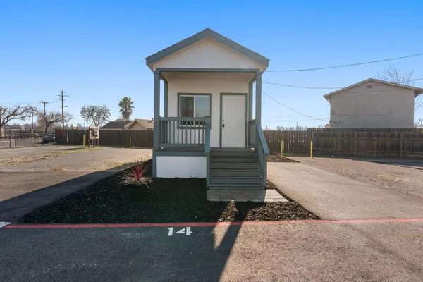 $84,950 | 317 Moffat Boulevard, Unit 14, Manteca, CA 95336