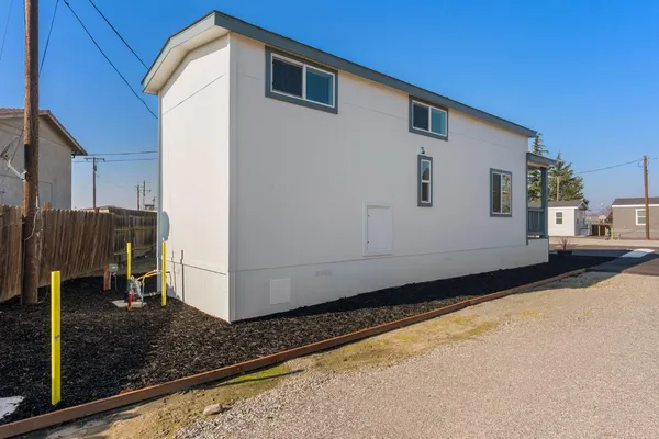 $84,950 | 317 Moffat Boulevard, Unit 14, Manteca, CA 95336