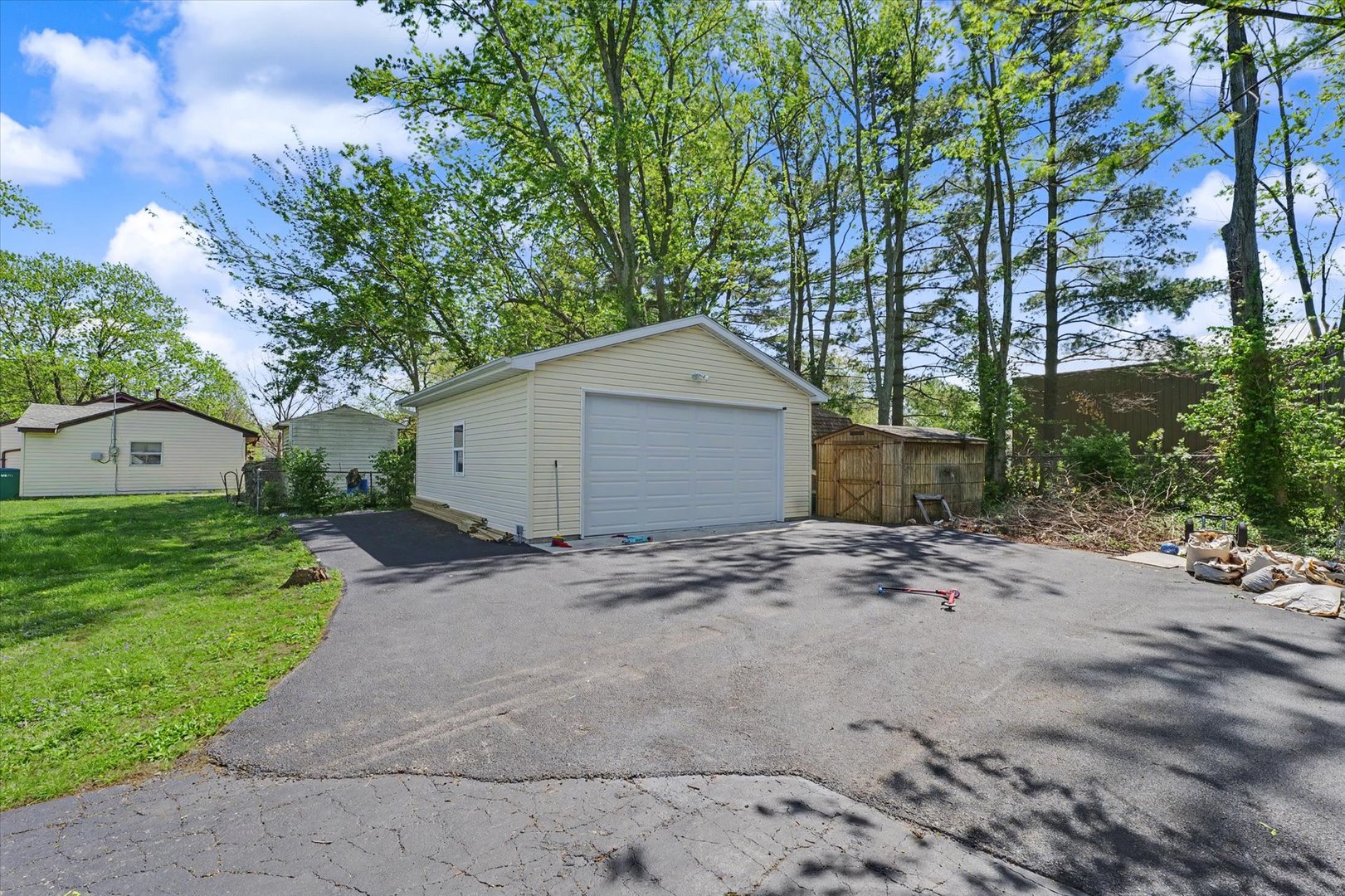 5555 Thrush Avenue Decatur, IL 62521 - Photo 16 of 20