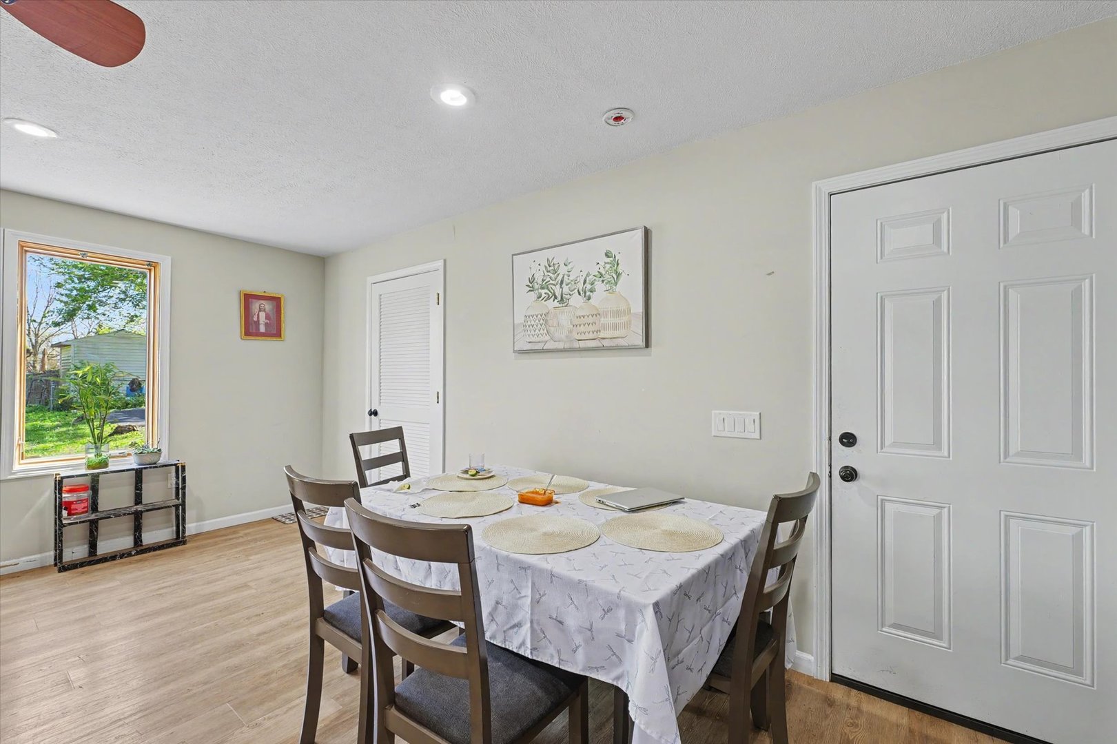 5555 Thrush Avenue Decatur, IL 62521 - Photo 7 of 20