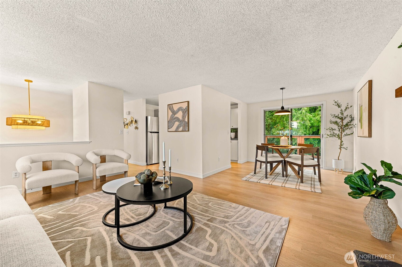 4002 Southwest 333rd Street Federal Way, WA 98023 - Photo 5 of 26 Gallery Image 5