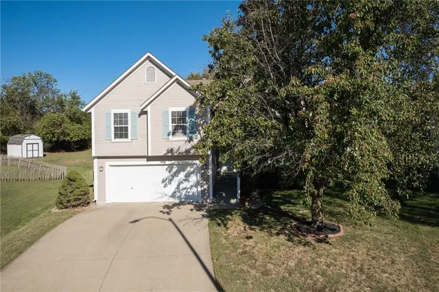 $330,000 | 1303 Kimberly Drive, Warrensburg, MO 64093