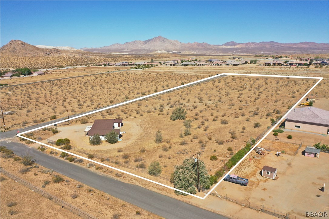 19616 Huasna Road Apple Valley, CA 92307 - Photo 41 of 48 a view of lake with mountain