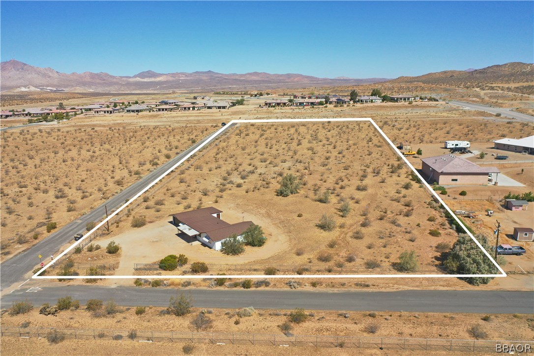 19616 Huasna Road Apple Valley, CA 92307 - Photo 42 of 48 a view of ocean view and mountain
