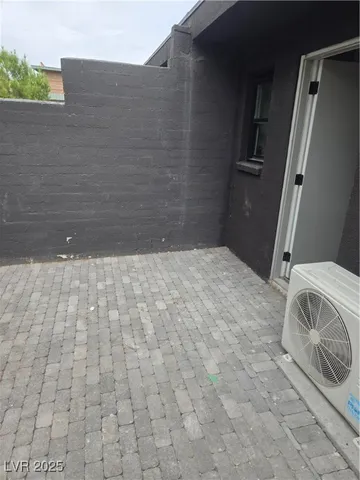 $1,299 | 1000 Lewis Avenue, Unit 1004, Las Vegas, NV 89101