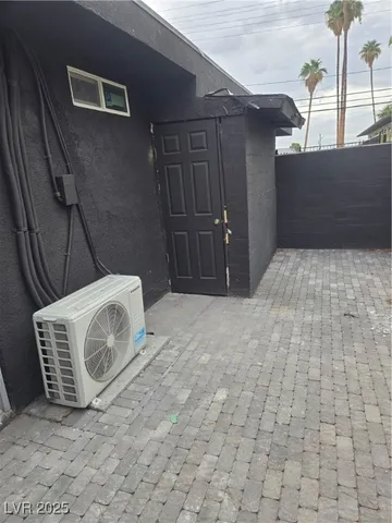 $1,299 | 1000 Lewis Avenue, Unit 1004, Las Vegas, NV 89101