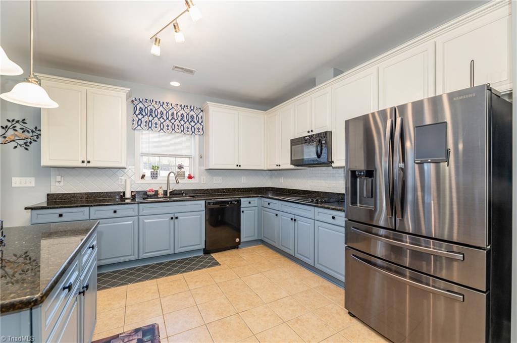 2304 Rockland Circle High Point, NC 27265 - Photo 11 of 39