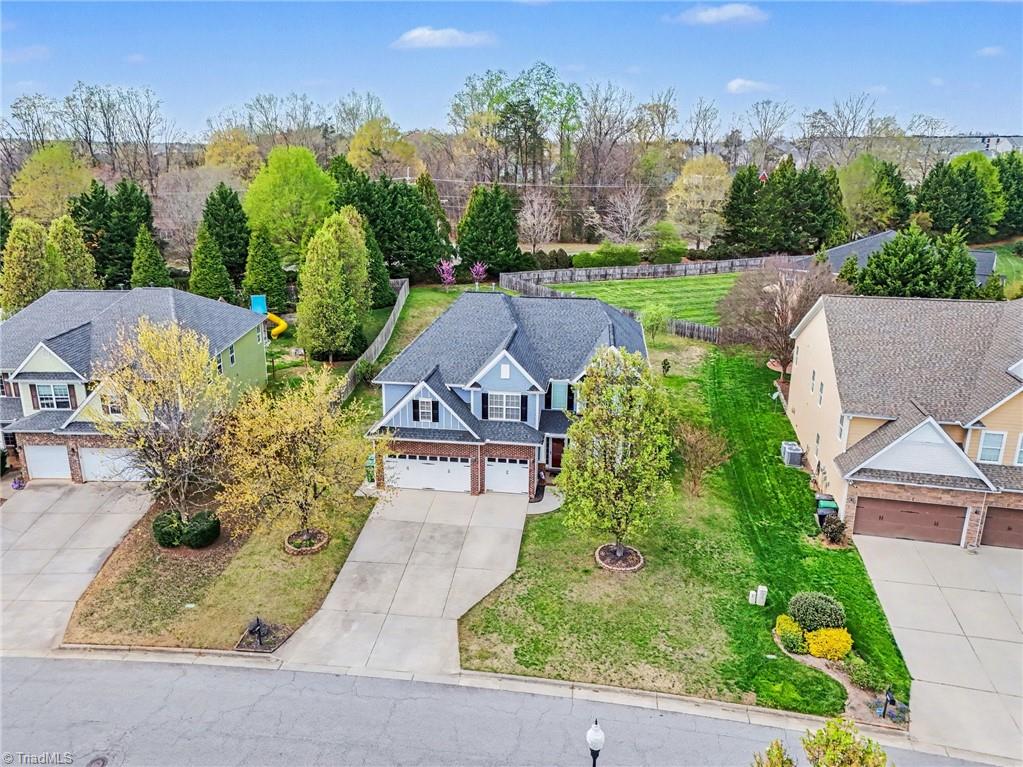2304 Rockland Circle High Point, NC 27265 - Photo 5 of 50