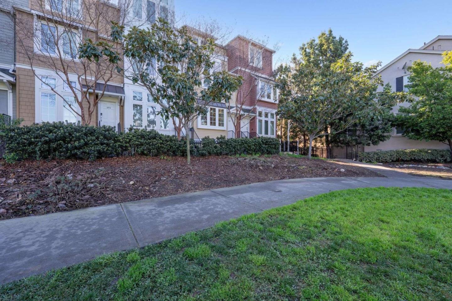 885 Frederick Commons San Jose, CA 95126 - Photo 3 of 30 a view of a yard in front of a building