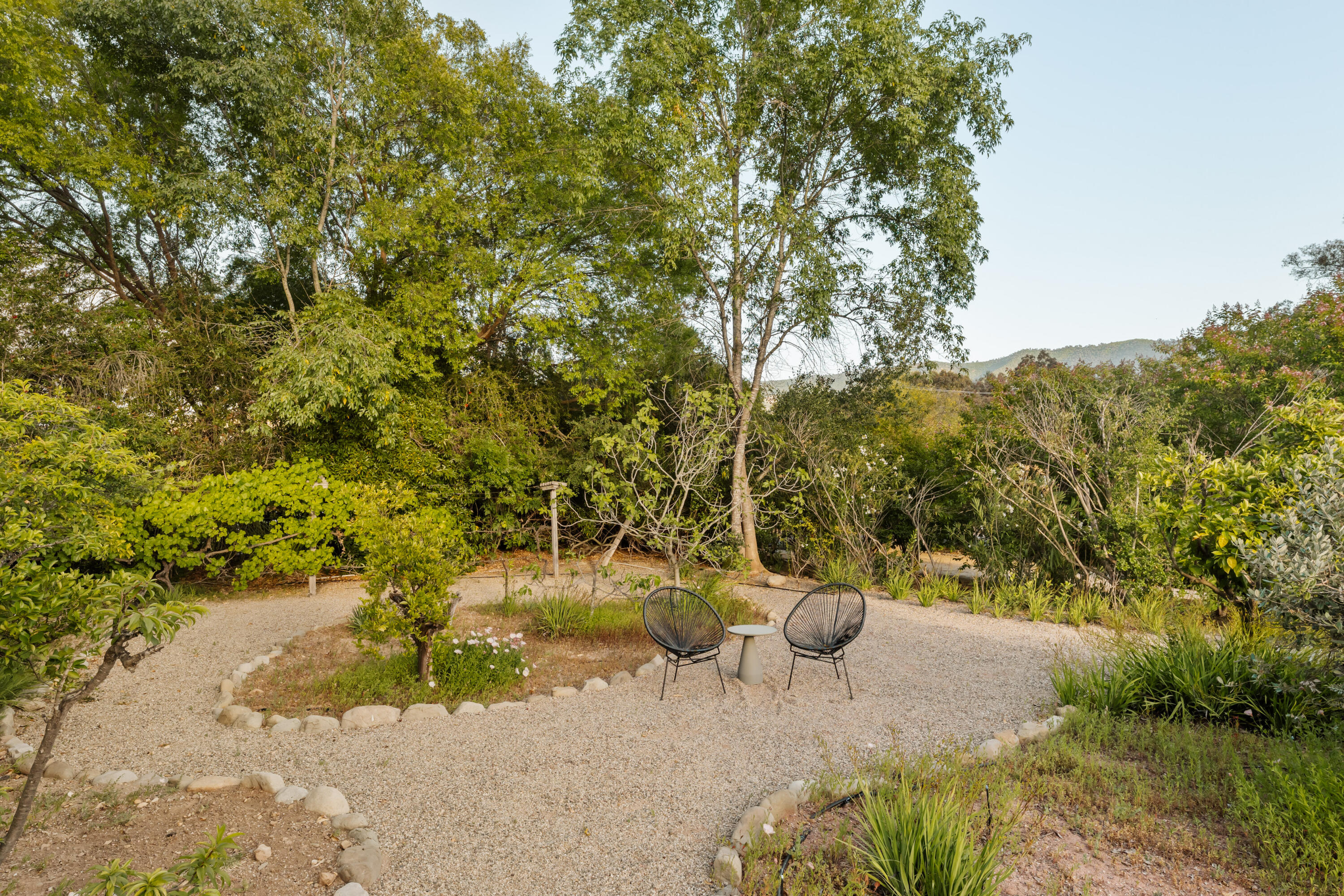 813 Country Club Road Ojai, CA 93023 - Photo 31 of 31 Orchard Courtyard