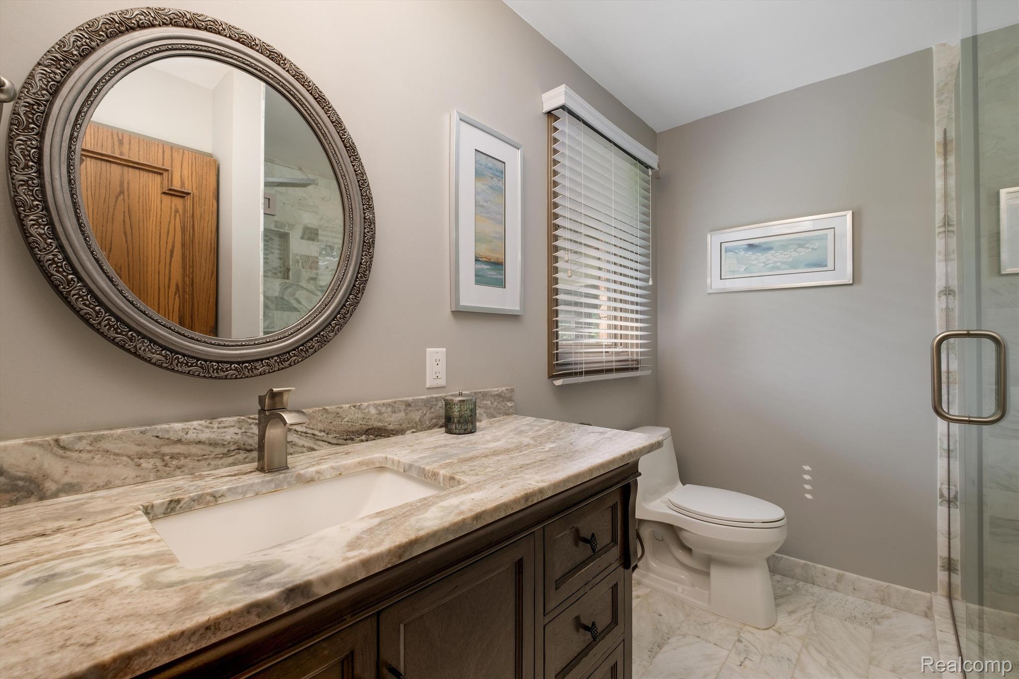 5262 North Livernois Road Rochester, MI 48306 - Photo 19 of 65 Primary bath