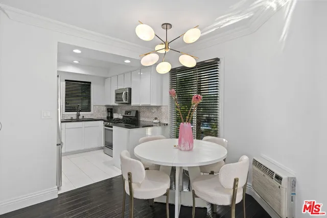 $3,295 | 11646 Chenault Street, Unit 2, Los Angeles, CA 90049