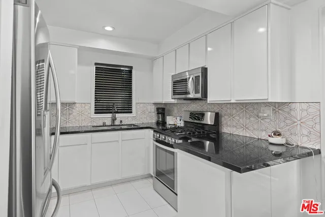 $3,295 | 11646 Chenault Street, Unit 2, Los Angeles, CA 90049