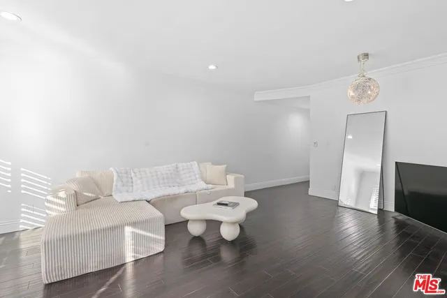 $3,295 | 11646 Chenault Street, Unit 2, Los Angeles, CA 90049