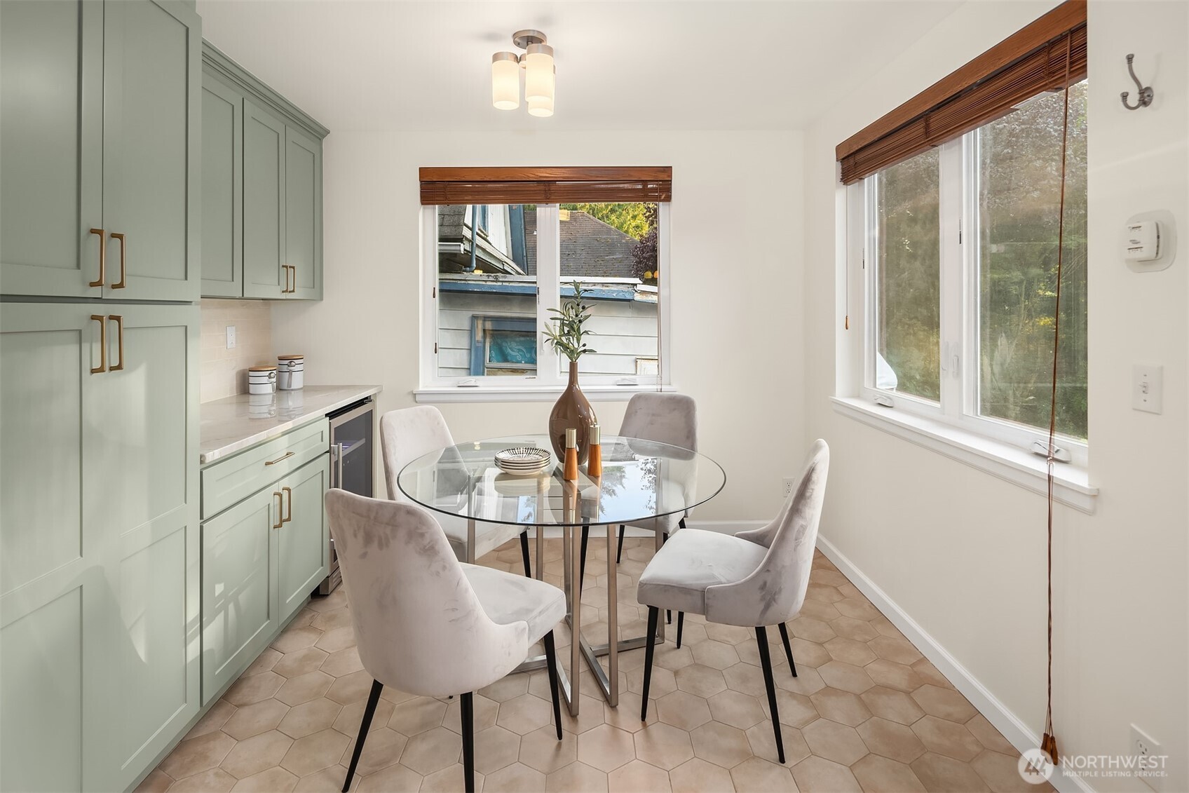 1629 22nd Avenue Seattle, WA 98122 - Photo 19 of 38 a dining room with furniture and window