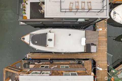 $325,000 | 2143 North Northlake Way, Unit 34, Seattle, WA 98103