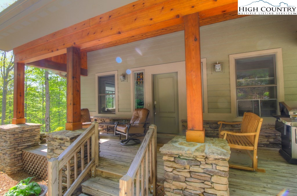 386 Fox Cove Road South Boone, NC 28607 - Photo 4 of 24 Gallery Image 4