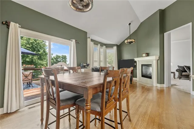 $585,000 | 10013 Northwest Crooked Road, Parkville, MO 64152