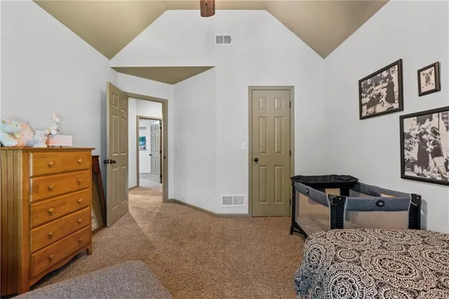 $585,000 | 10013 Northwest Crooked Road, Parkville, MO 64152