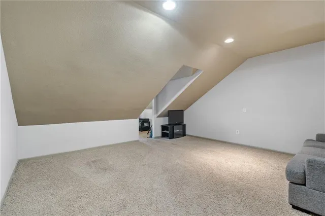 $585,000 | 10013 Northwest Crooked Road, Parkville, MO 64152