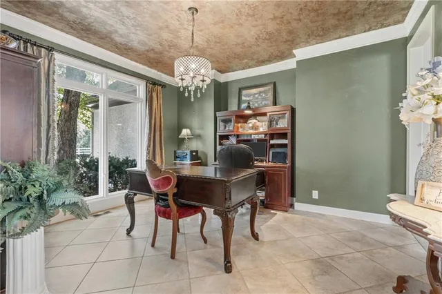 $585,000 | 10013 Northwest Crooked Road, Parkville, MO 64152