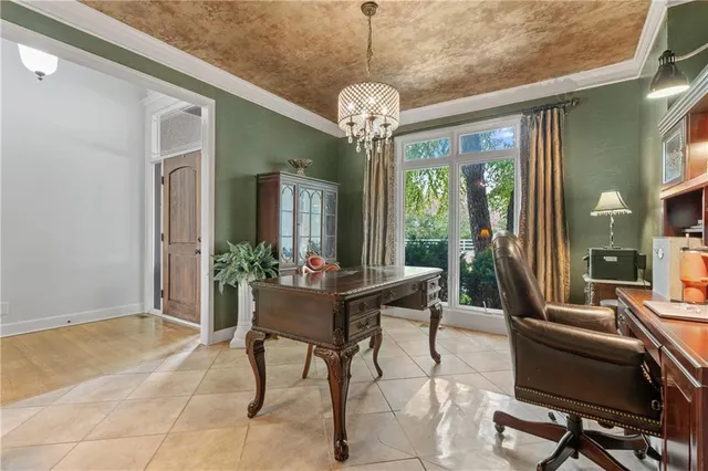 $585,000 | 10013 Northwest Crooked Road, Parkville, MO 64152