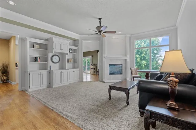 $585,000 | 10013 Northwest Crooked Road, Parkville, MO 64152