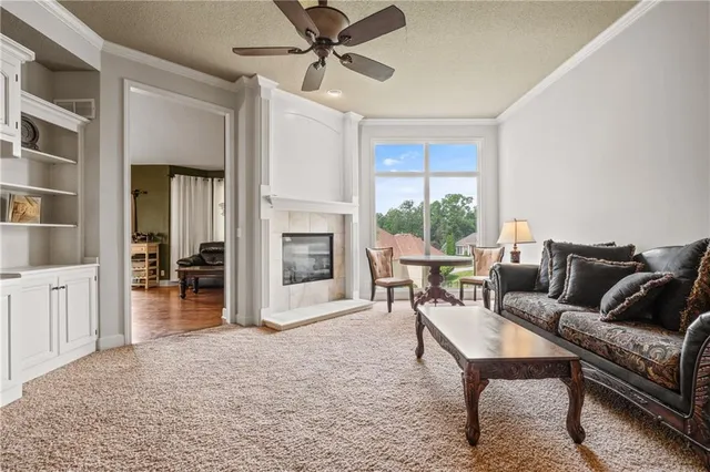 $585,000 | 10013 Northwest Crooked Road, Parkville, MO 64152