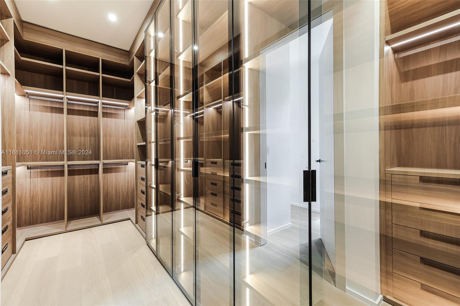 2832 Coconut Avenue, Unit 2832 Miami, FL 33133 - Photo 15 of 24 a view of balcony