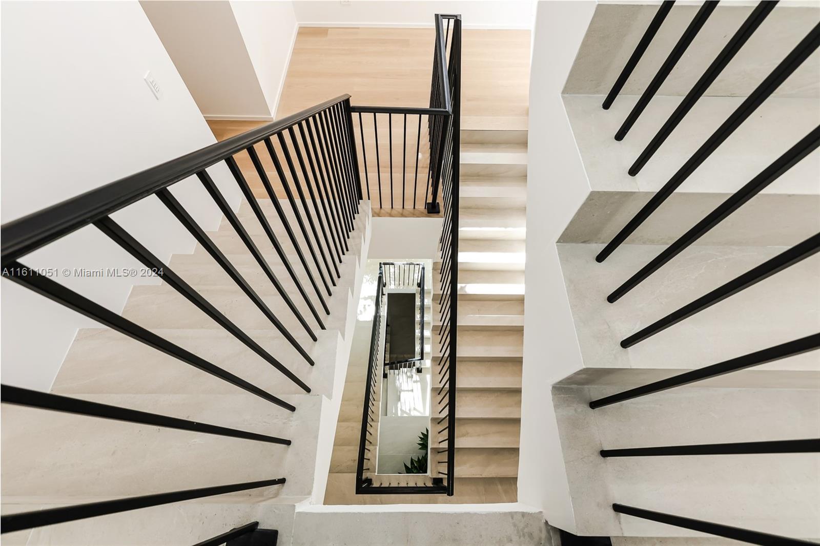 2832 Coconut Avenue, Unit 2832 Miami, FL 33133 - Photo 20 of 24 a view of entryway