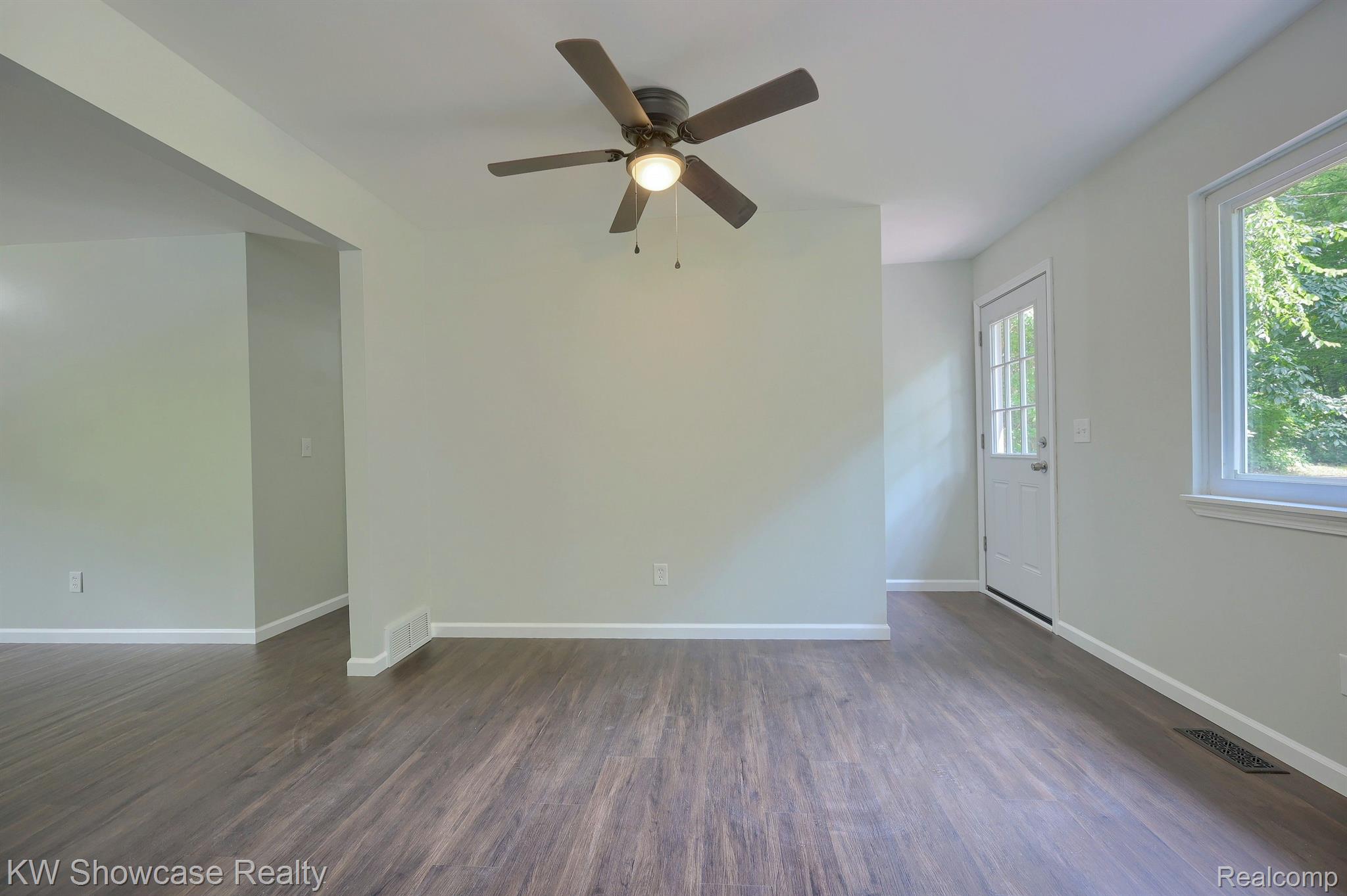 2866 Haley Road White Lake, MI 48383 - Photo 11 of 28 Gallery Image 11