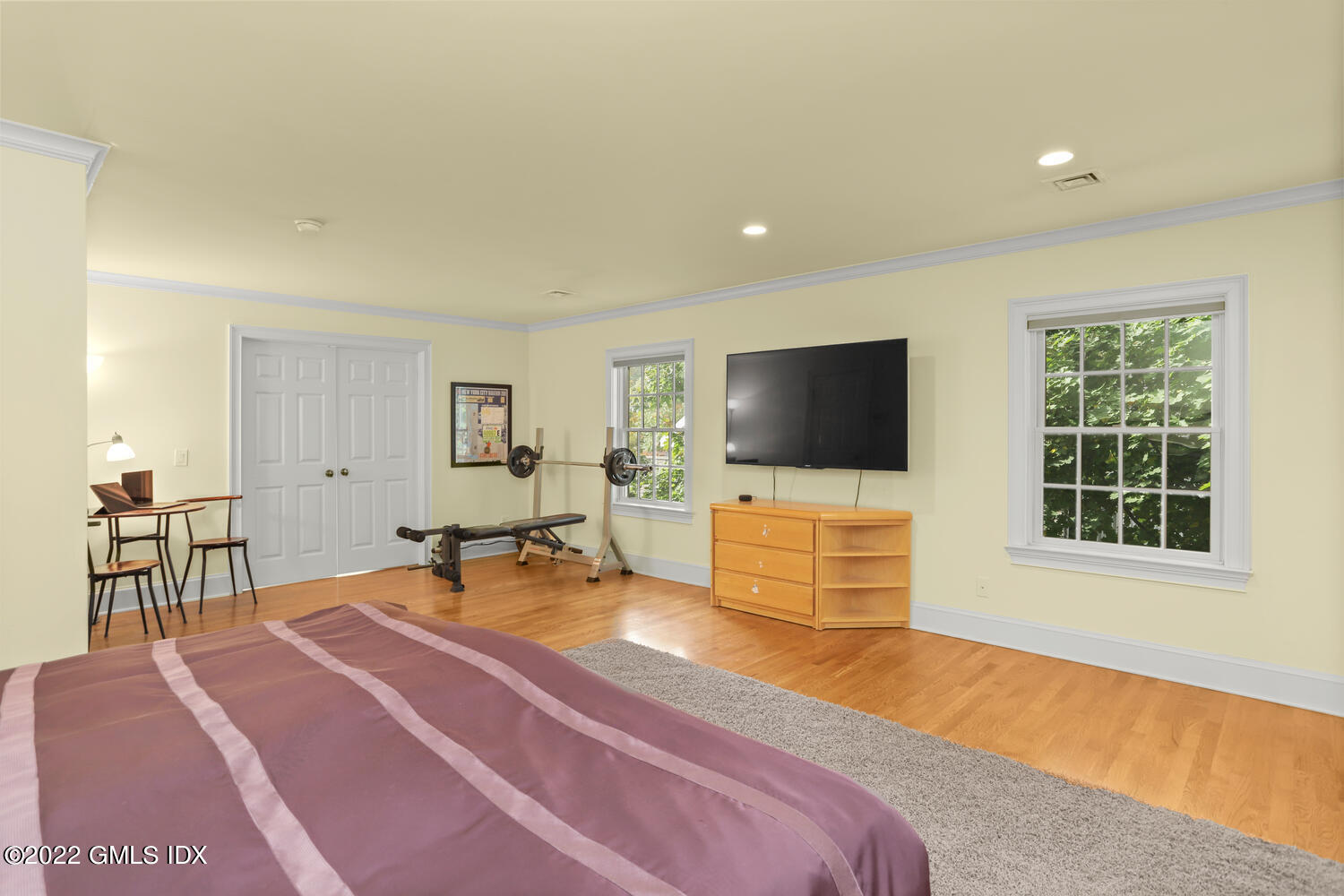 9 Robin Place Old Greenwich, CT 06870 - Photo 22 of 51 a living room with furniture and a flat screen tv