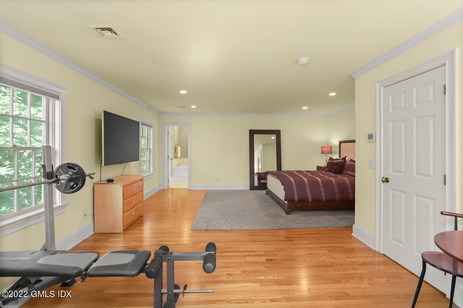 9 Robin Place Old Greenwich, CT 06870 - Photo 23 of 51 a living room with furniture and a flat screen tv