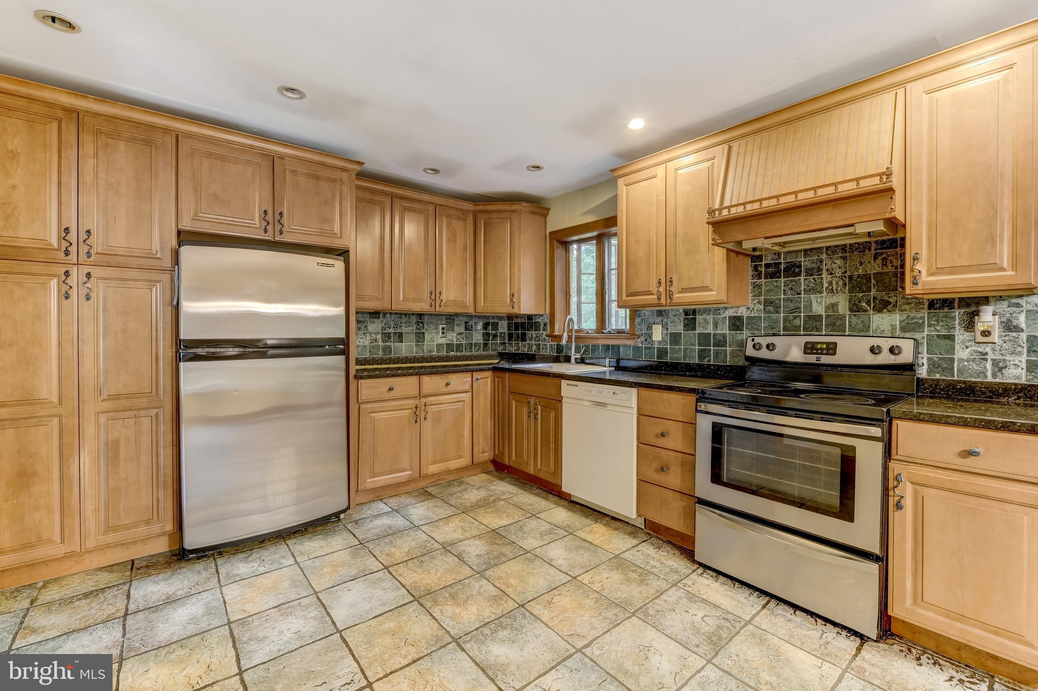 8 Centennial Road Sicklerville, NJ 08081 - Photo 10 of 35