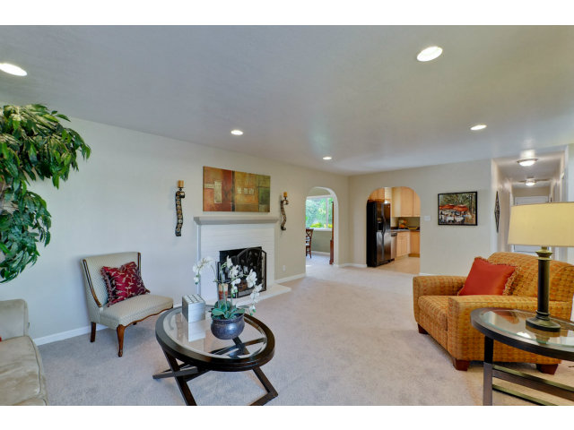 10573 Randy Lane Cupertino, CA 95014 - Photo 4 of 25 Gallery Image 4