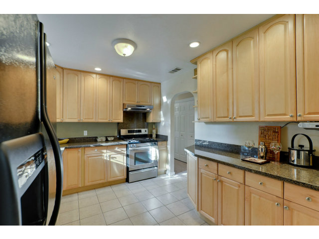 10573 Randy Lane Cupertino, CA 95014 - Photo 6 of 25 Gallery Image 6