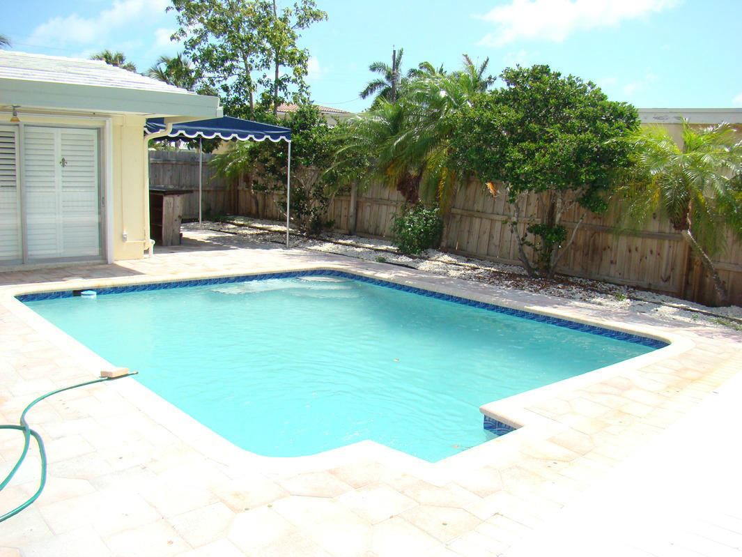 800 Northeast 72nd Street Boca Raton, FL 33487 - Photo 3 of 6 Pool