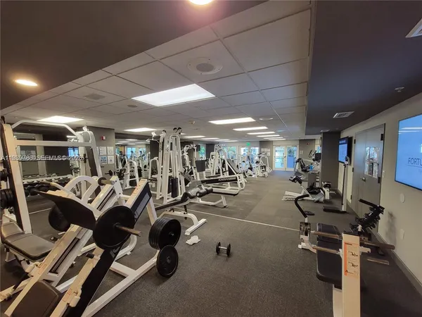 $3,000 | 185 Southeast 14th Terrace, Unit 603, Miami, FL 33131
