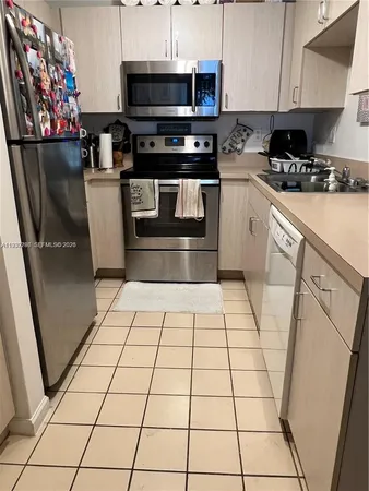 $3,000 | 185 Southeast 14th Terrace, Unit 603, Miami, FL 33131