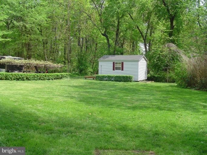 1327 Devils Reach Road Woodbridge, VA 22192 - Photo 14 of 30 Back yard
