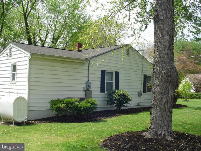 1327 Devils Reach Road Woodbridge, VA 22192 - Photo 19 of 30 Exterior #3