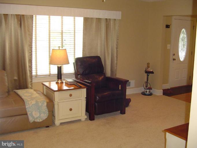 1327 Devils Reach Road Woodbridge, VA 22192 - Photo 23 of 30 Living Room #2