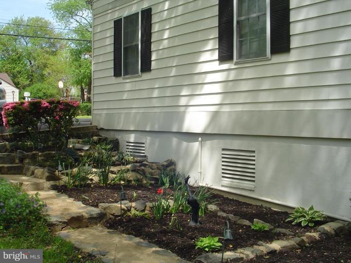 1327 Devils Reach Road Woodbridge, VA 22192 - Photo 24 of 30 Exterior #4