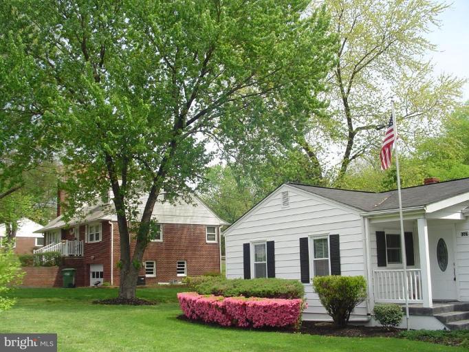 1327 Devils Reach Road Woodbridge, VA 22192 - Photo 26 of 30 Exterior #5
