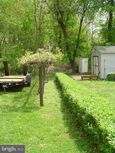 1327 Devils Reach Road Woodbridge, VA 22192 - Photo 30 of 30 Garden #2
