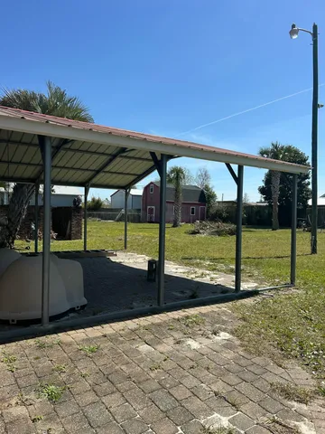 a view of entrance front of the house