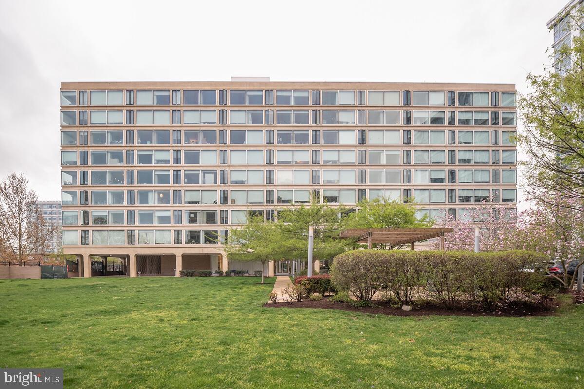 1101 3rd Street Southwest, Unit 401 Washington, DC 20024 - Photo 32 of 34