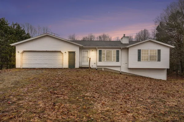 $267,500 | 22185 44th Avenue, Mattawan, MI 49071