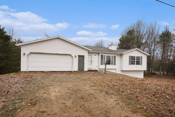 $267,500 | 22185 44th Avenue, Mattawan, MI 49071