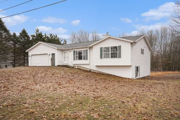 $267,500 | 22185 44th Avenue, Mattawan, MI 49071